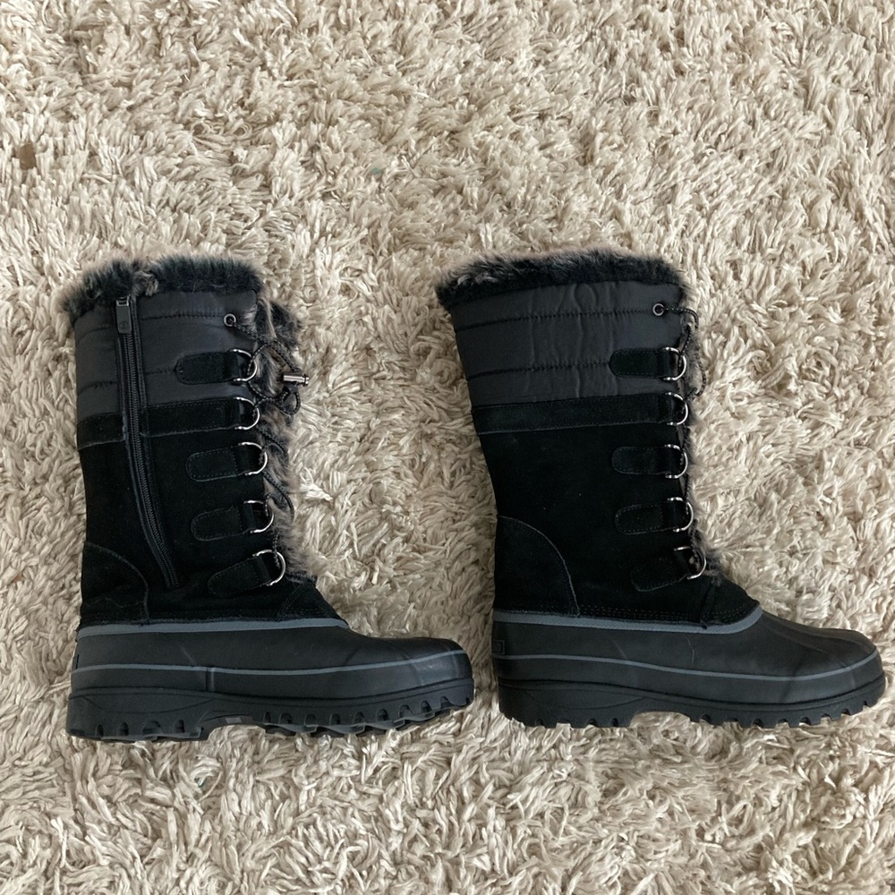 Snow boots